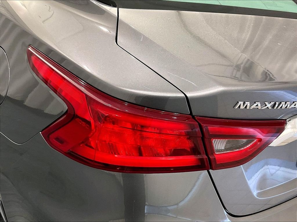 Used 2016 Gun Metallic Nissan SR image 33