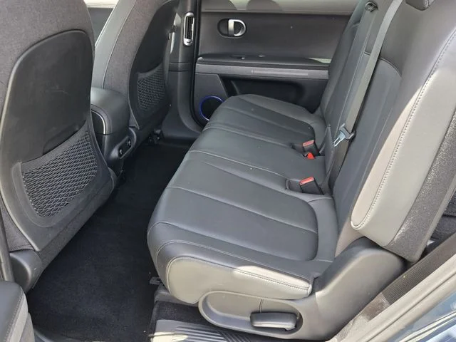 Used 2023 Green Hyundai SEL image 11