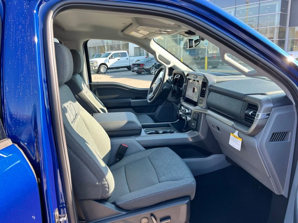 New 2026 Blue Ford XLT image 7