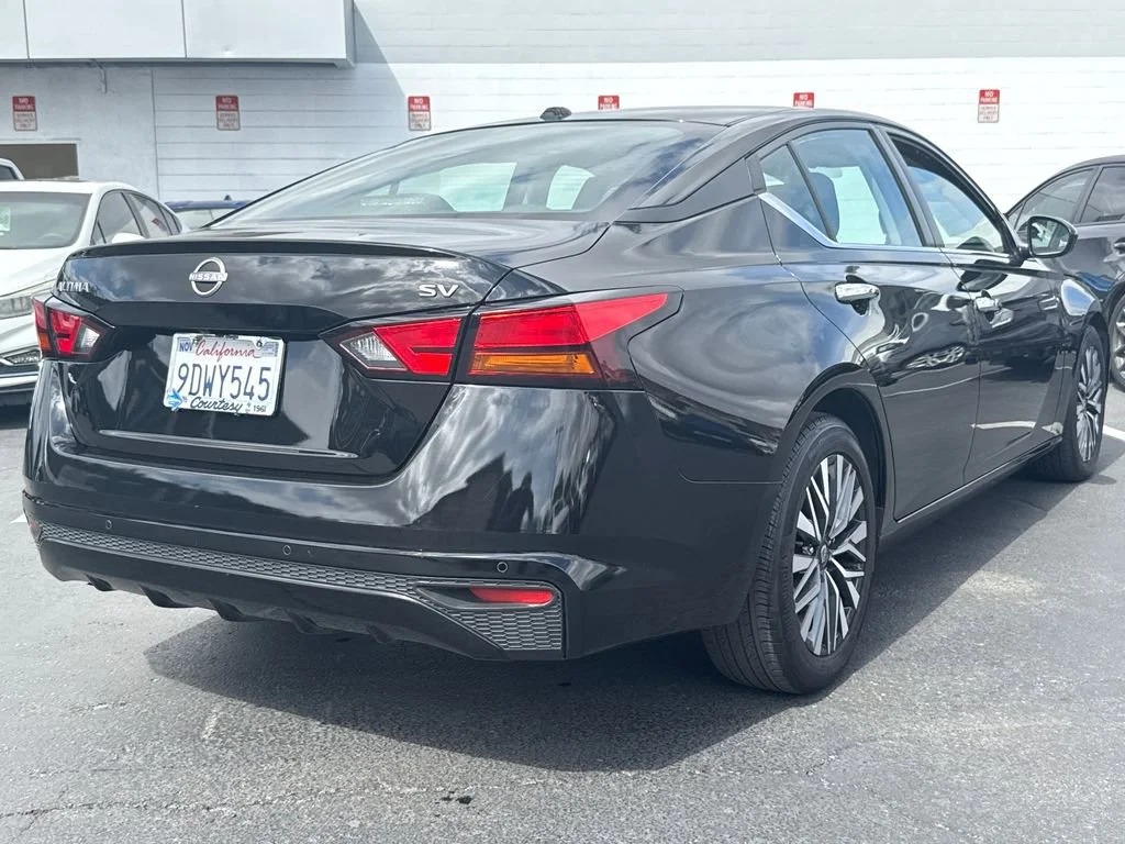 Used 2023 Black Nissan 2.5 SV image 12