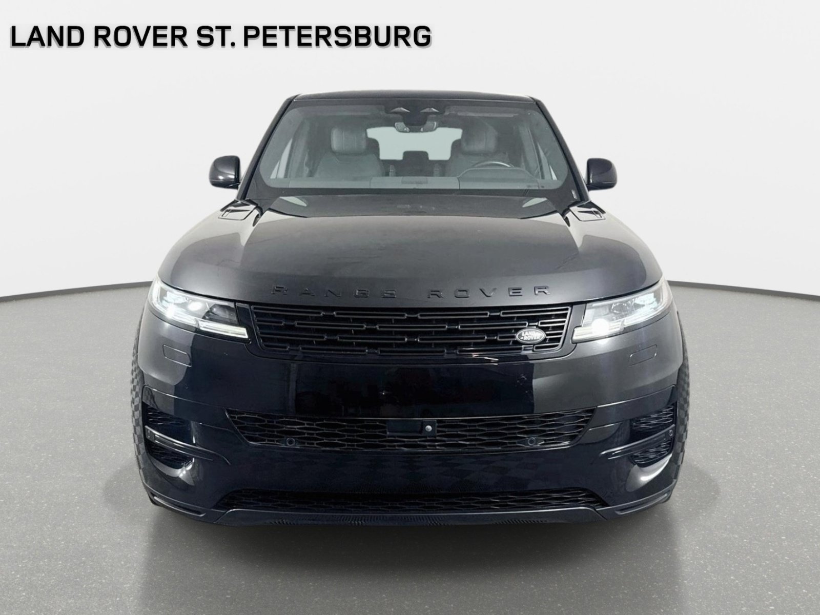 Used 2025 Santorini Black Metallic Land Rover SE image 2