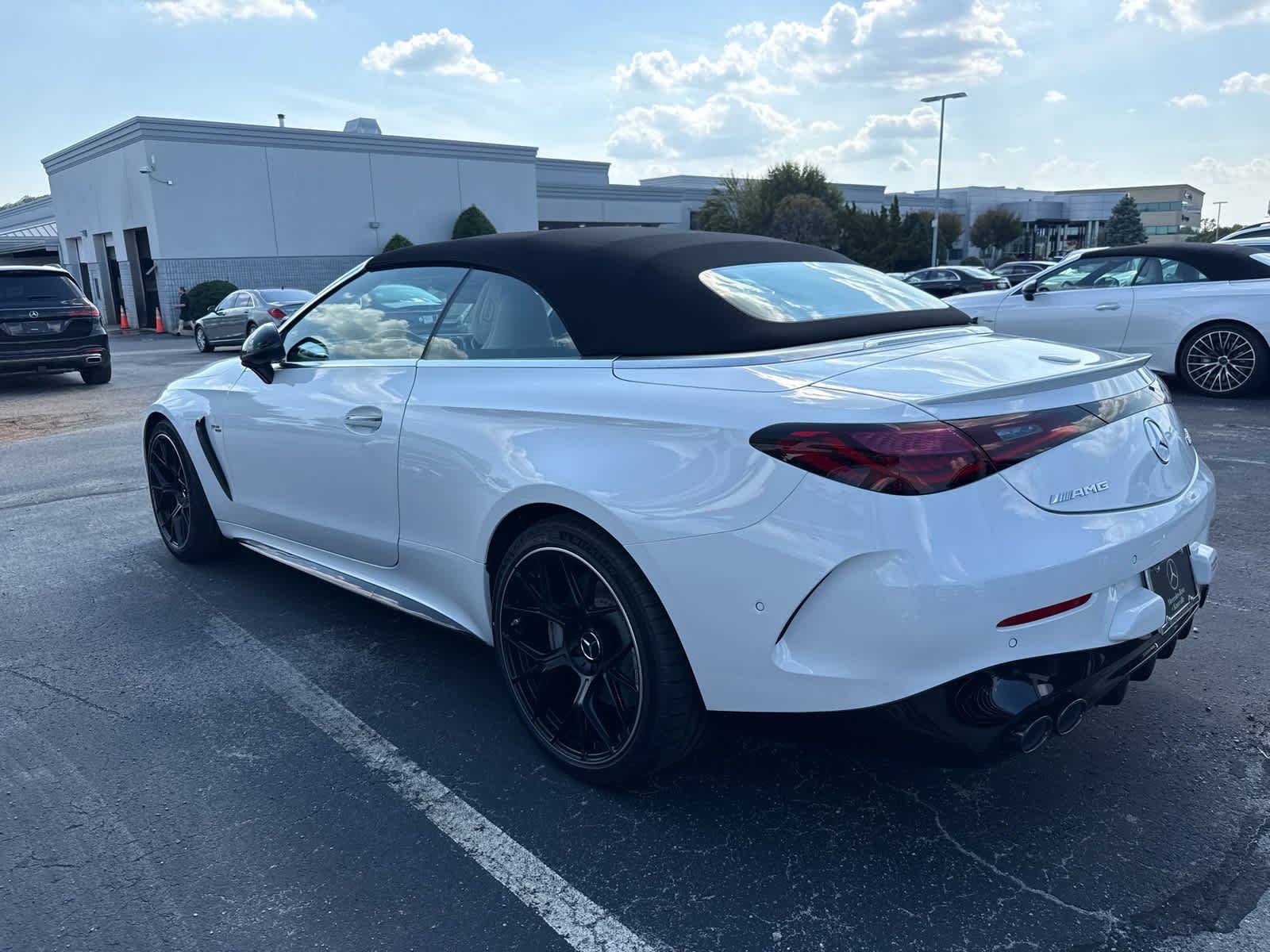 New 2027 MANUFAKTUR Moonlight White Metallic Mercedes-Benz AMG® CLE 53 image 2