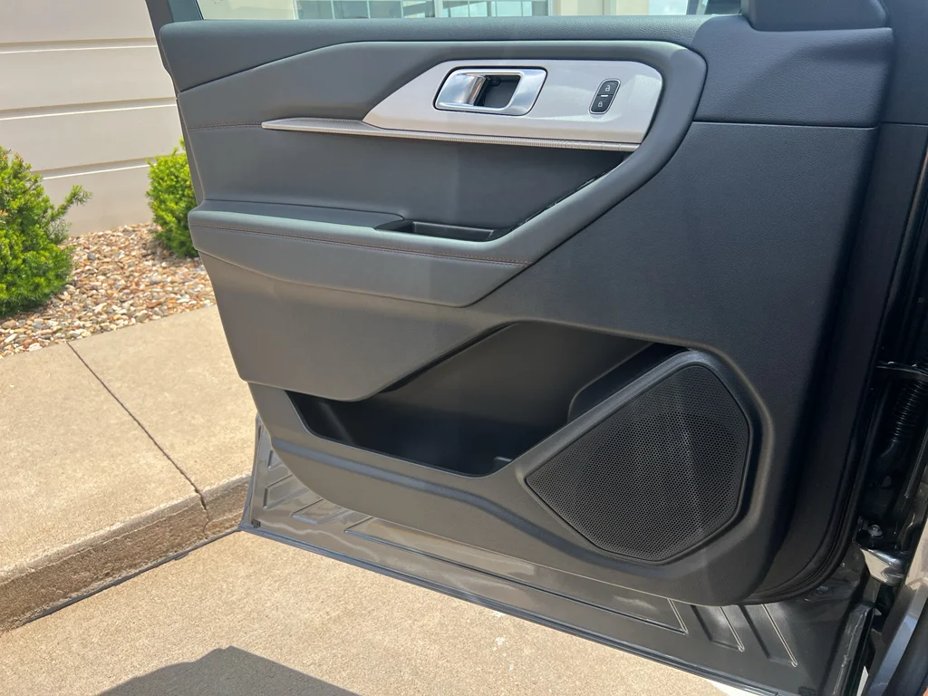 New 2026 Carbonized Gray Metallic Ford Active w/200A Pkg image 23