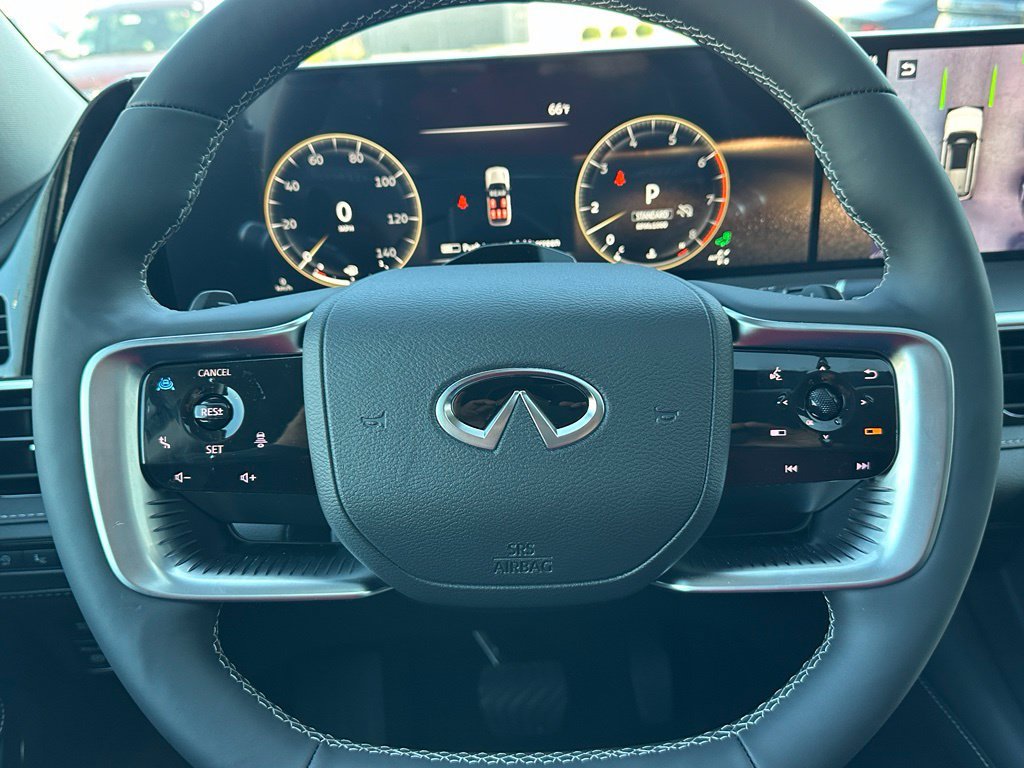 Used 2027 White INFINITI LUXE image 27
