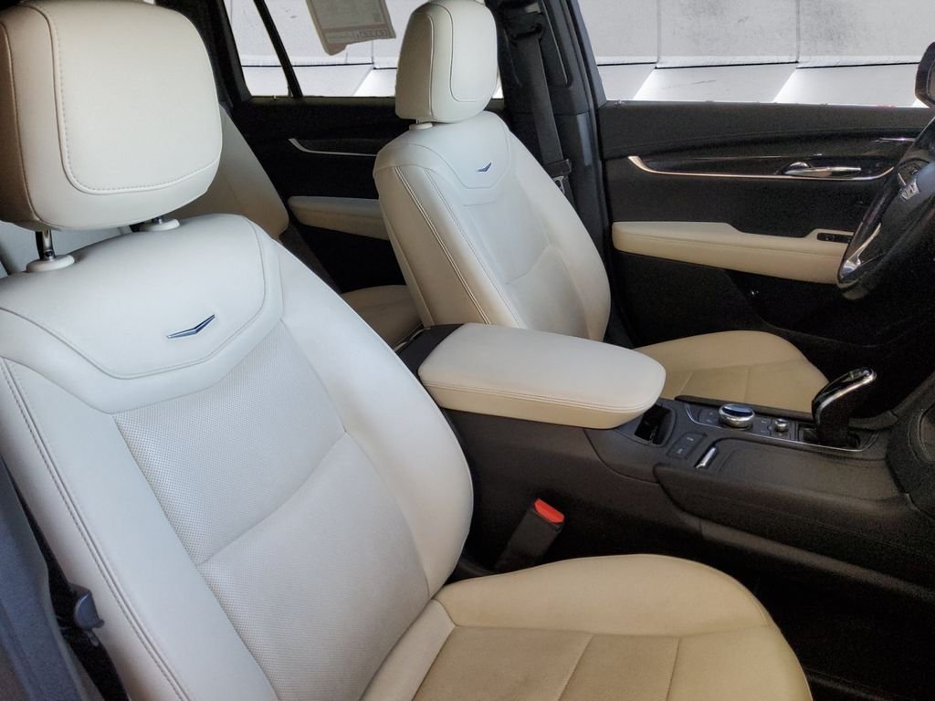 Used 2021 White Cadillac Sport image 14
