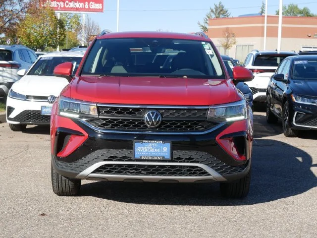 Certified 2024 Volkswagen Taos SE with VIN 3VVUX7B20RM076804 for sale in Inver Grove Heights, Minnesota