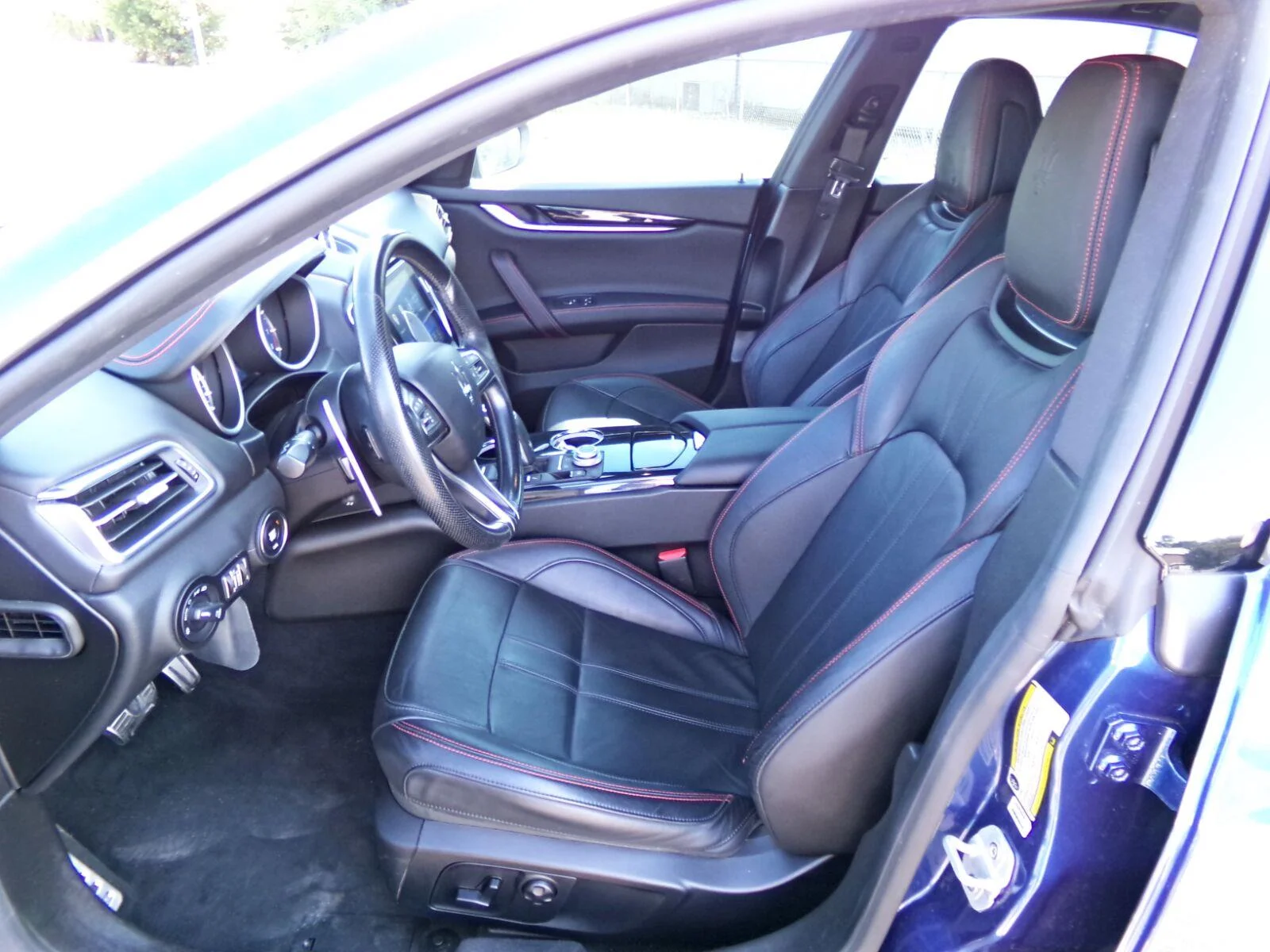 Used 2020 Nero Maserati S GranSport image 12