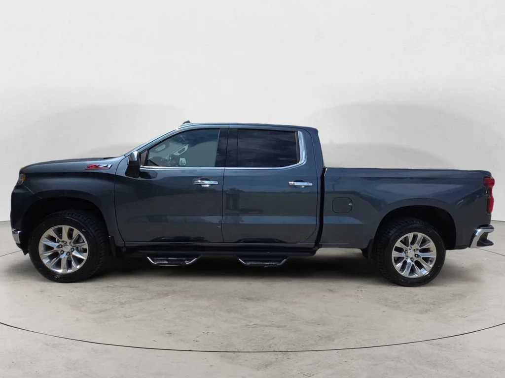 Used 2019 SHADOW GRAY METALLIC Chevrolet LTZ image 8