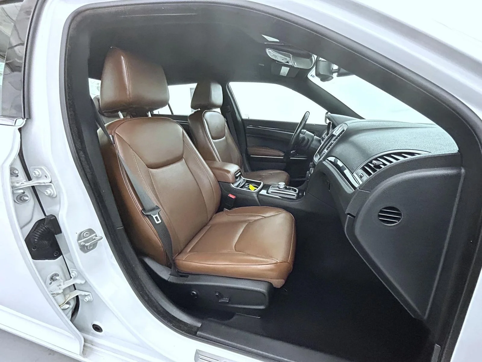 Used 2020 White Chrysler Limited image 15