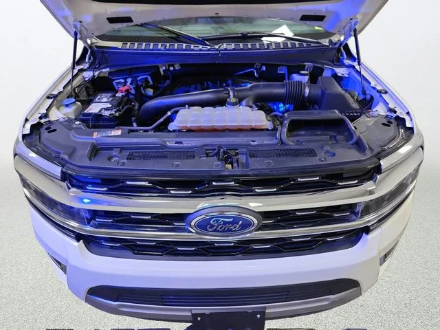 Used 2022 White Ford Limited image 24