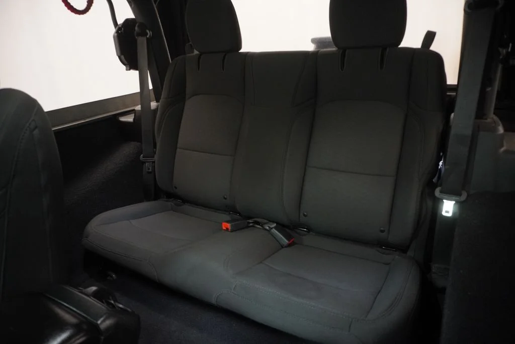 Used 2019 Gray Jeep Sport S image 21