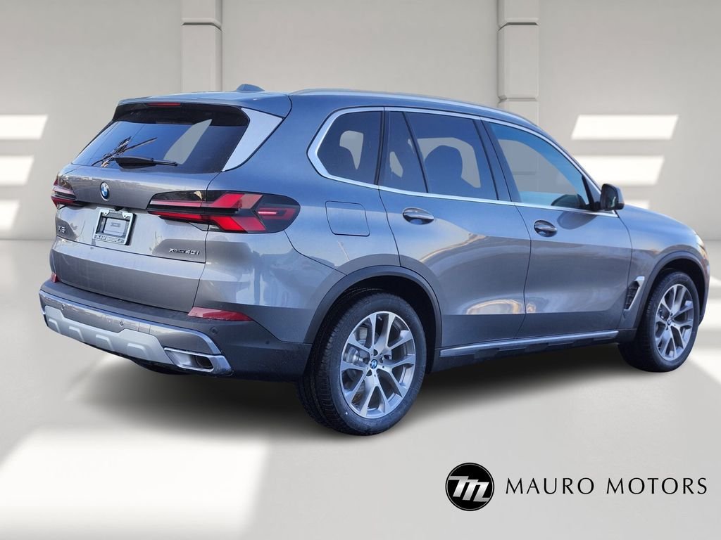 Used 2026 Gray BMW xDrive40i image 3