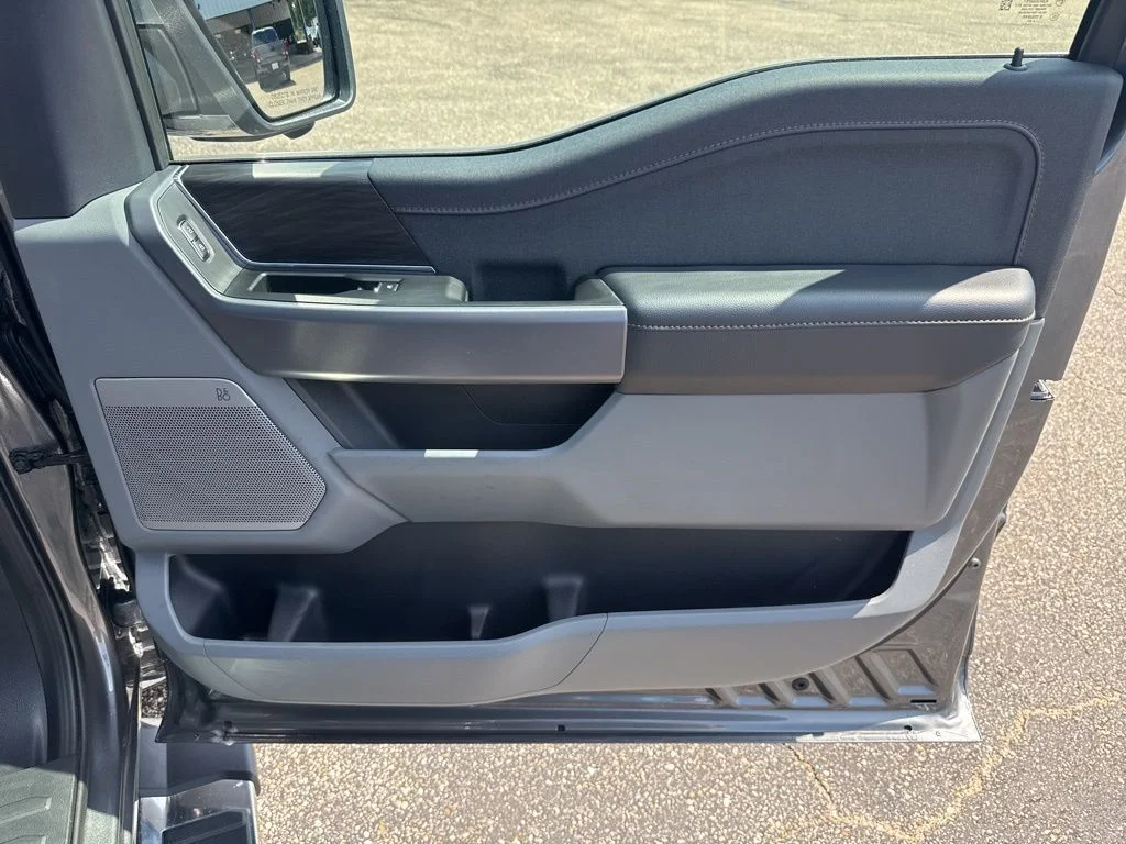 Used 2025 Gray Ford Lariat image 27