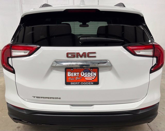 Used 2023 White GMC SLE image 5