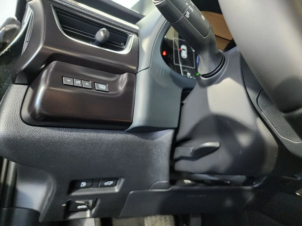 New 2026  Lexus 300h image 14