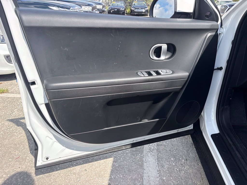 Used 2024 White Hyundai SEL image 11
