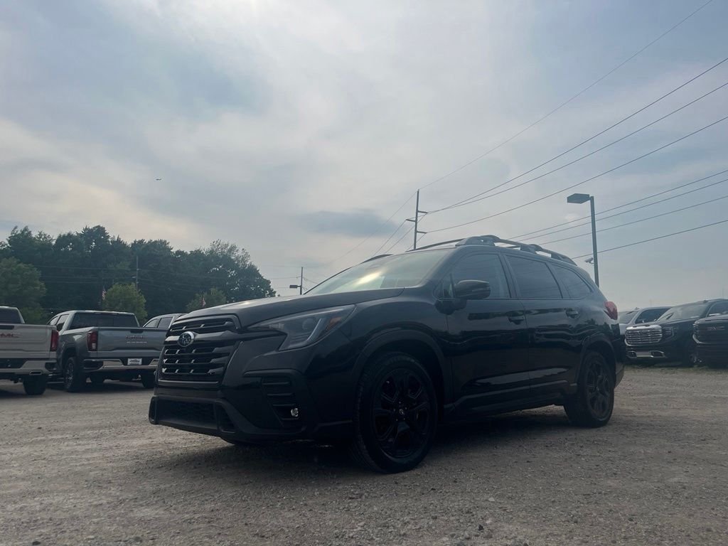 Used 2023 Crystal Black Silica Subaru Onyx Edition image 2
