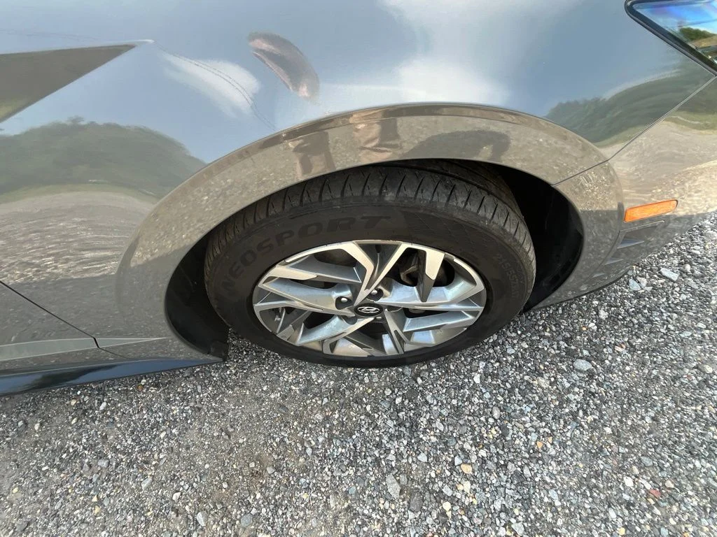 Used 2022 Gray Hyundai SEL image 25