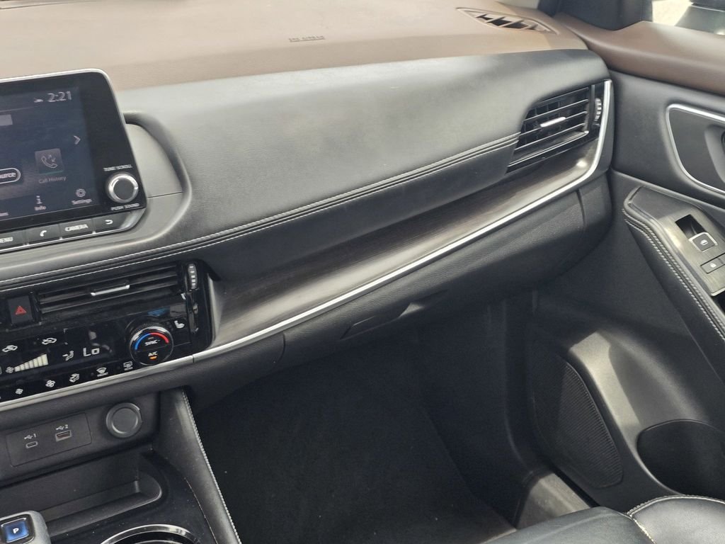 Used 2021 Gray Nissan SL image 18