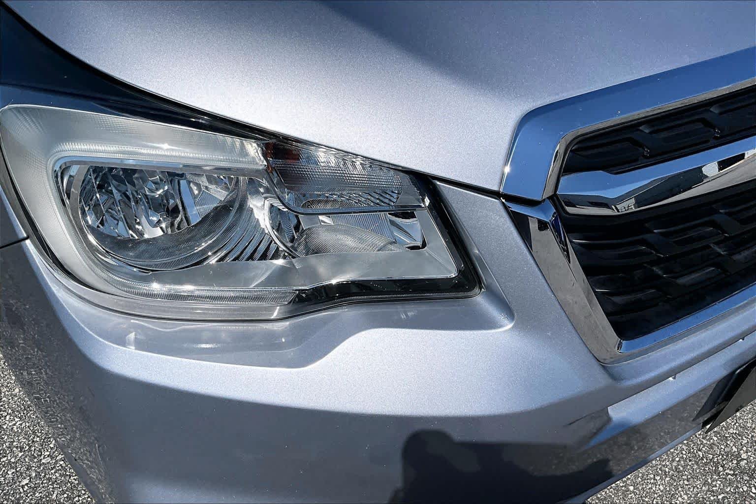 Used 2017 Ice Silver Metallic Subaru Premium image 24