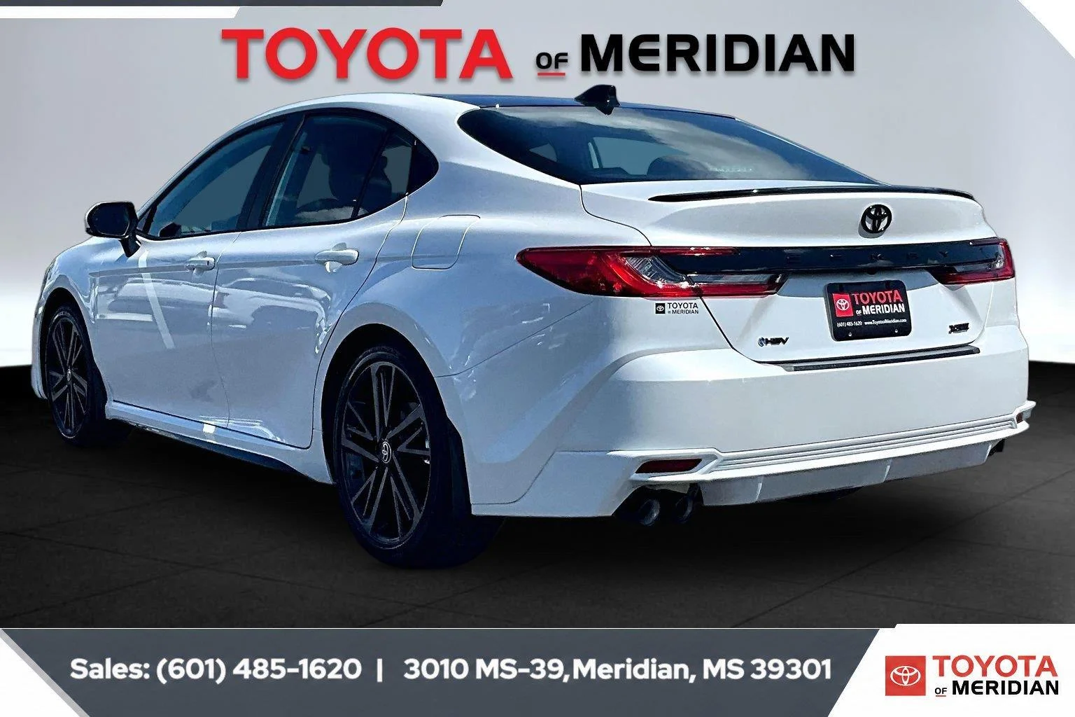 Used 2026 Wind Chill Pearl Toyota XSE image 2
