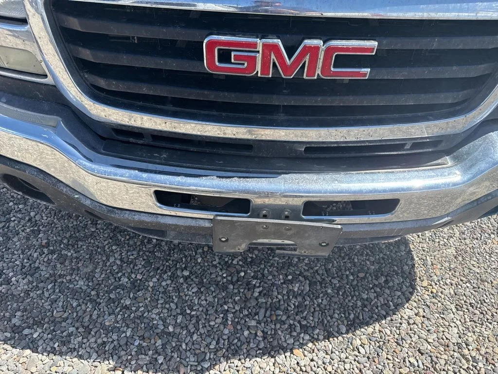 Used 2005 Special Paint GMC SLT image 6