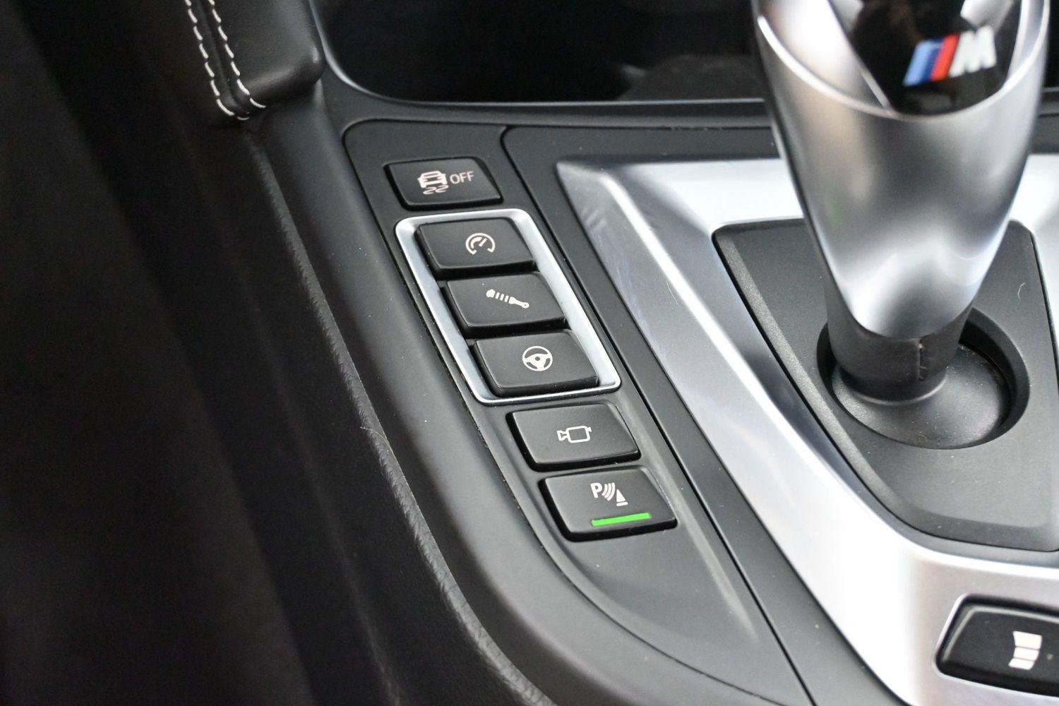 Used 2015 Black Sapphire Metallic BMW M4 image 26