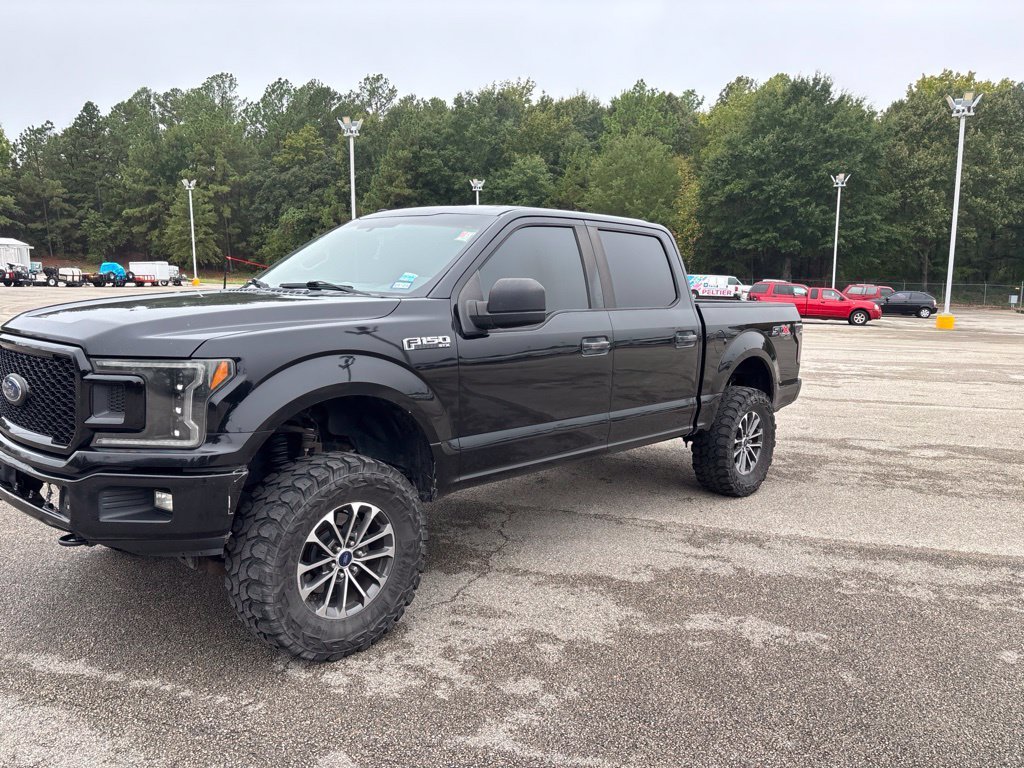 Used 2018  Ford XL image 3