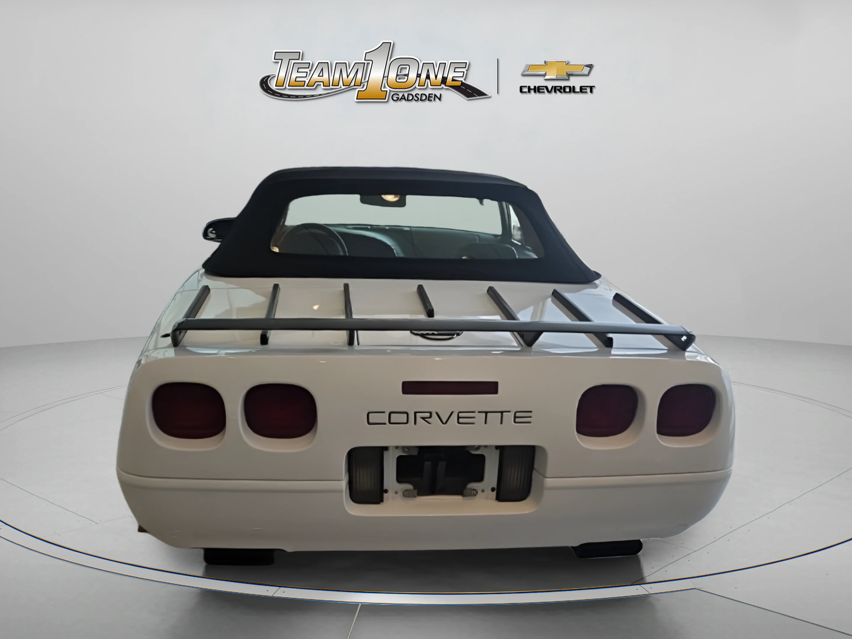 Used 1994  Chevrolet 2dr Convertible image 4