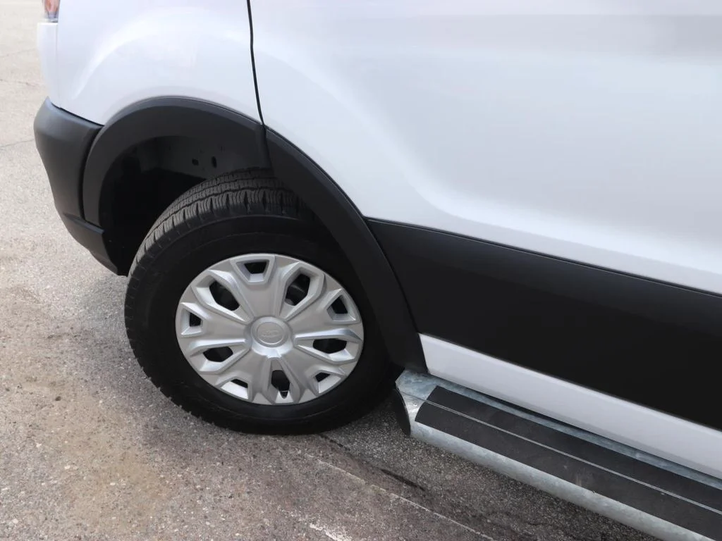 Certified Used 2025 White Ford Base image 3