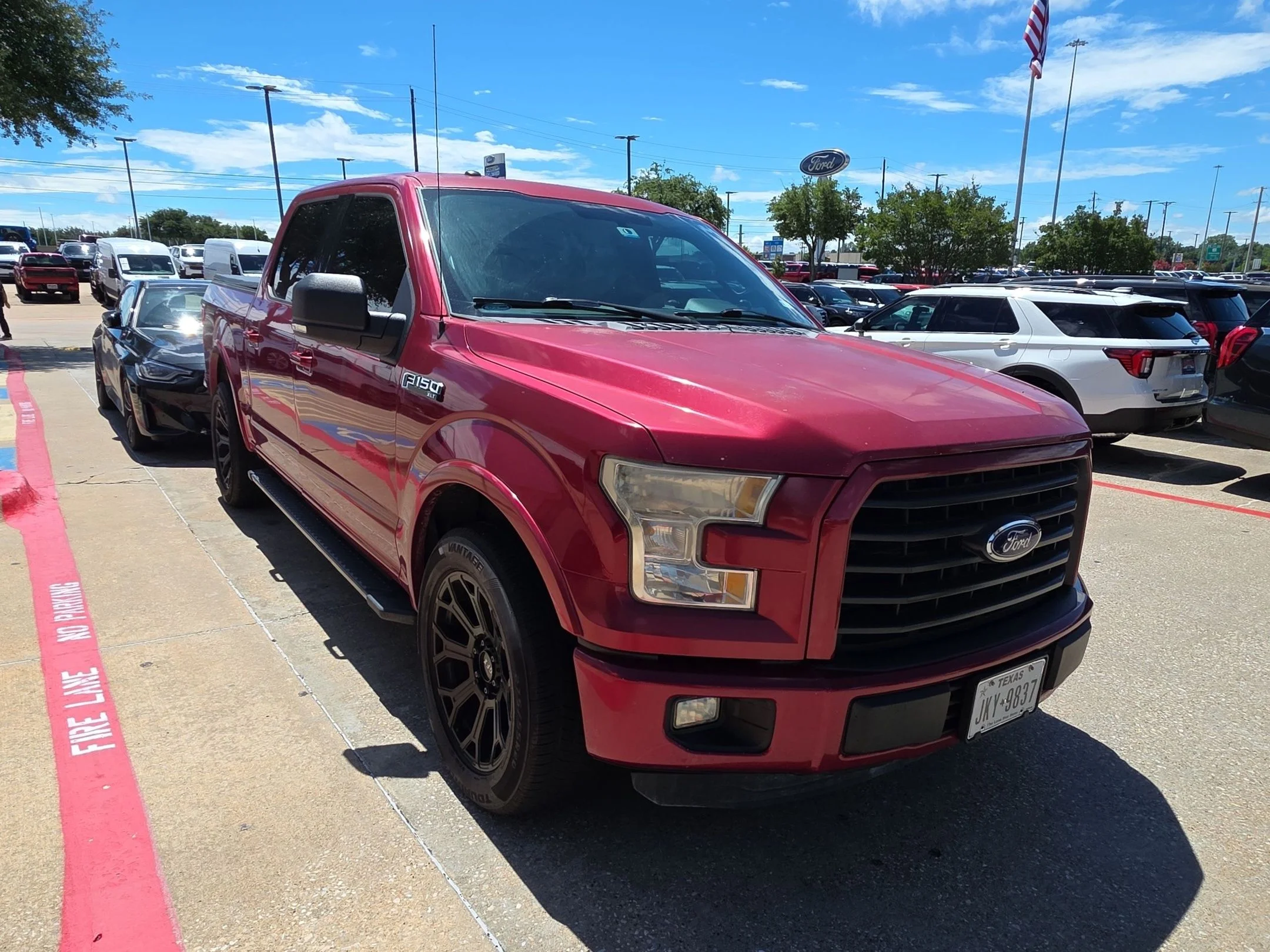 Used 2015 Red Ford XLT image 2