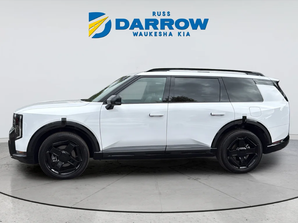 Certified Used 2027 White Kia X-Line EX image 2