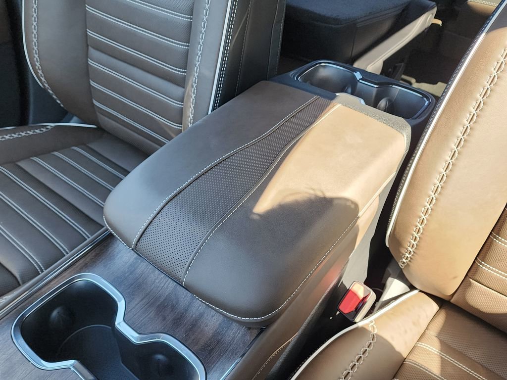 2026 GMC Acadia Denali Ultimate - Photo 36