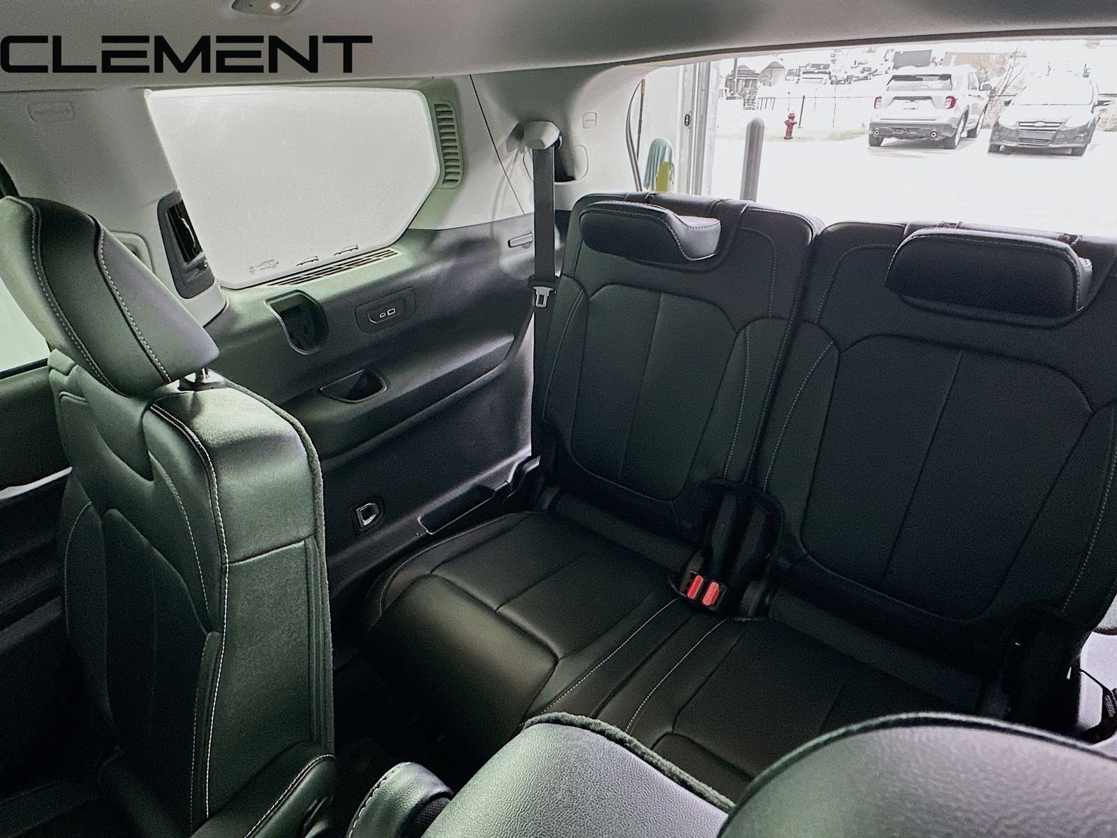 Used 2023 Gray Jeep Limited image 33