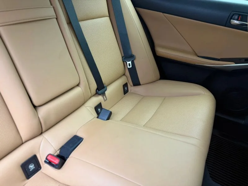 2016 Lexus IS 200t - Photo 29