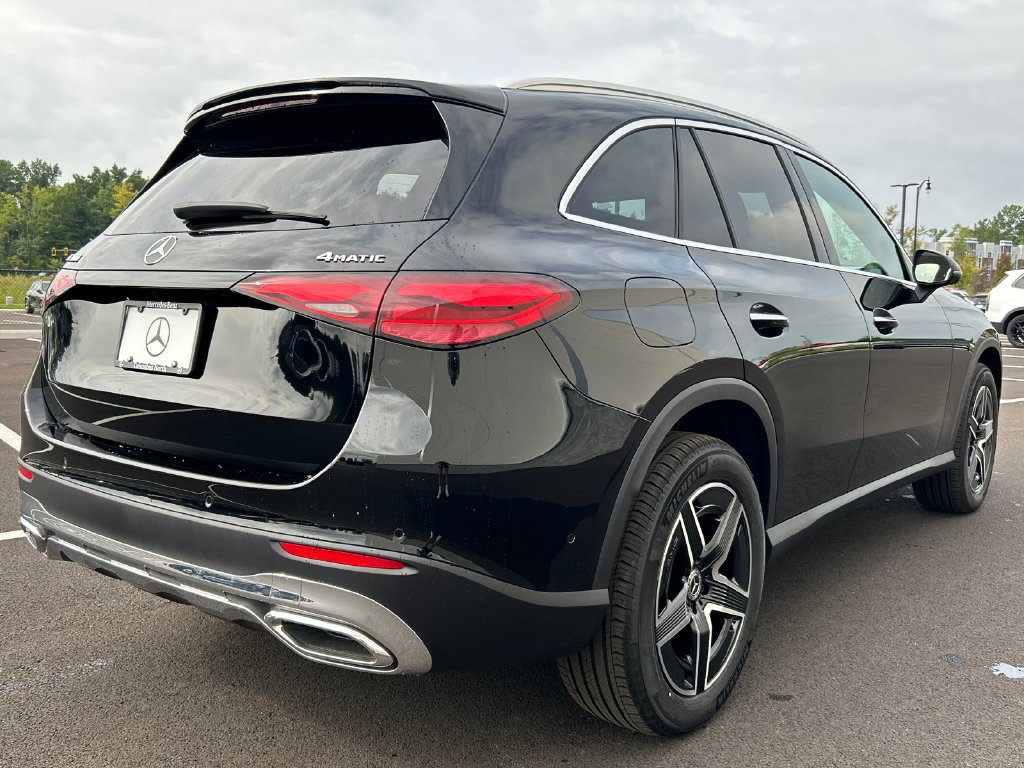 New 2026 Black Mercedes-Benz GLC 300 image 8