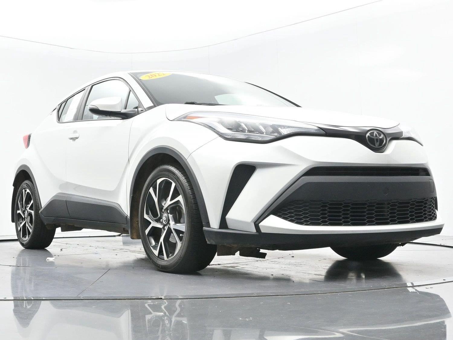 Used 2022 Wind Chill Pearl Toyota XLE image 41