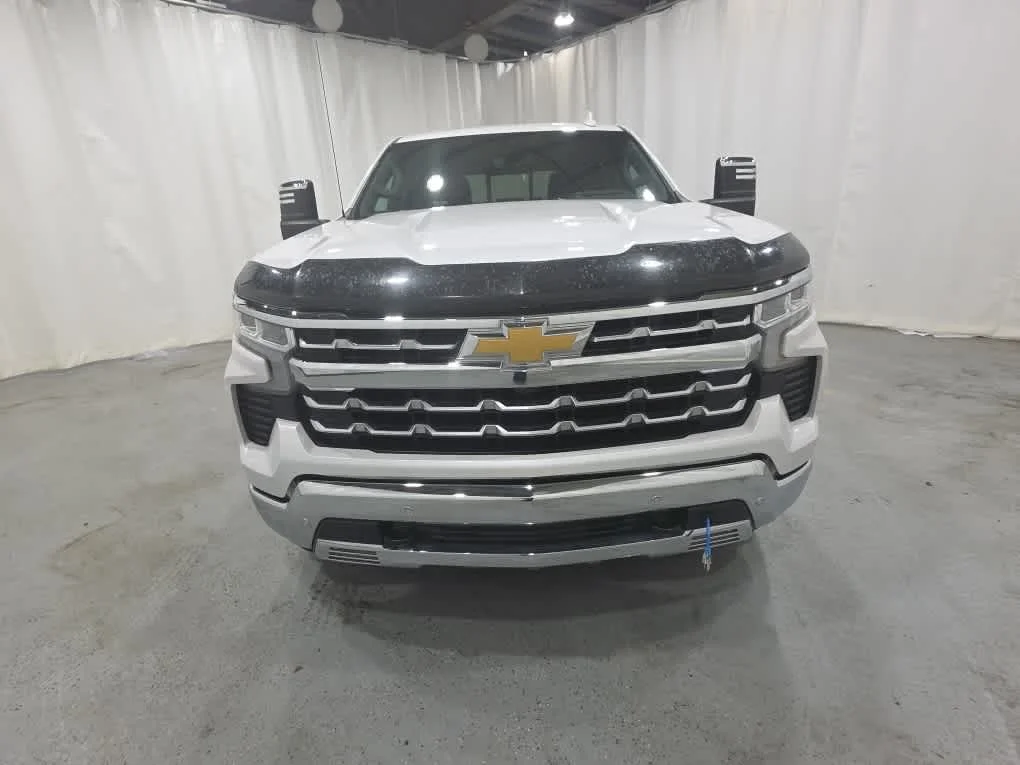 Used 2024 Iridescent Pearl Tricoat Chevrolet LTZ image 10