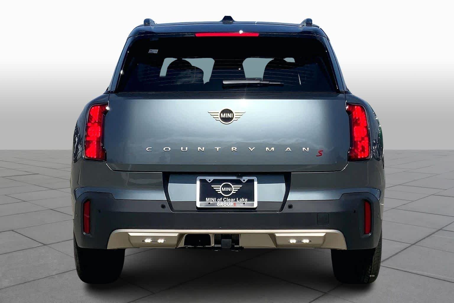 New 2026 Smokey Green Metallic MINI Signature Plus image 4