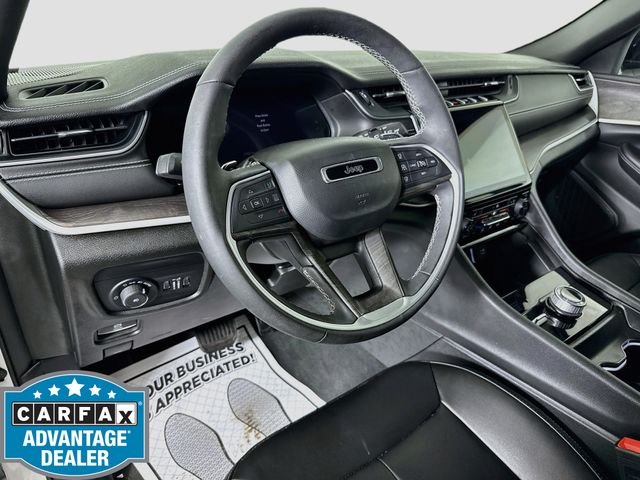 Used 2024 White Jeep Limited image 9