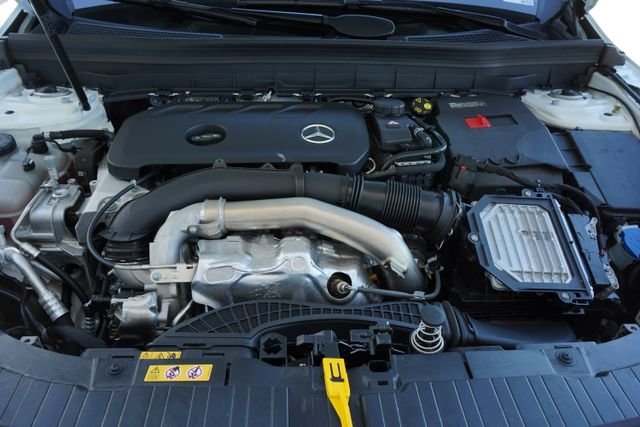 Certified Used 2025 White Mercedes-Benz GLB 250 image 31