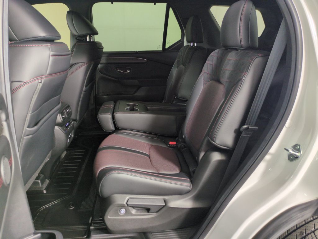 2026 Honda Pilot Black Edition - Photo 33
