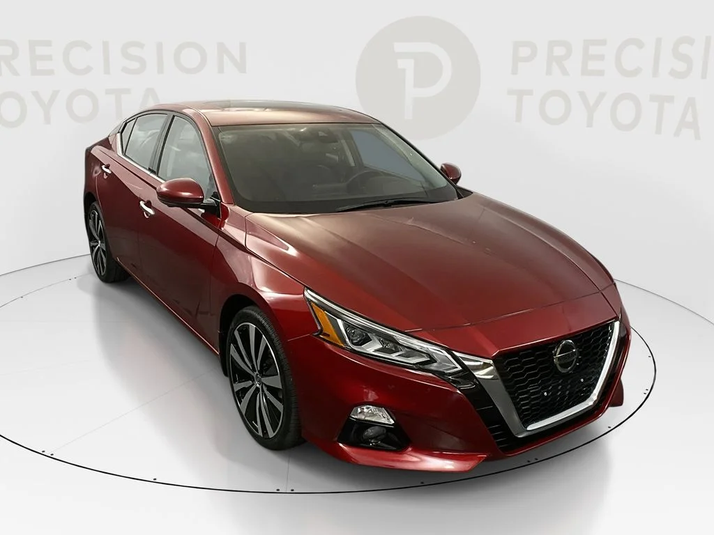Used 2020 Scarlet Ember Tintcoat Nissan 2.5 Platinum image 1