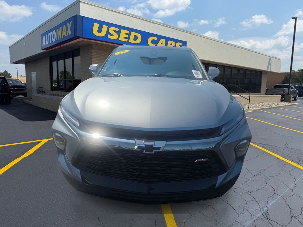 Used 2025 Sterling Gray Metallic Chevrolet RS image 3