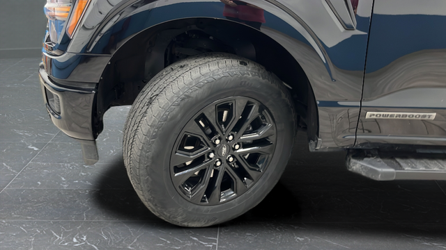 Used 2024 Agate Black Metallic Ford XLT image 35