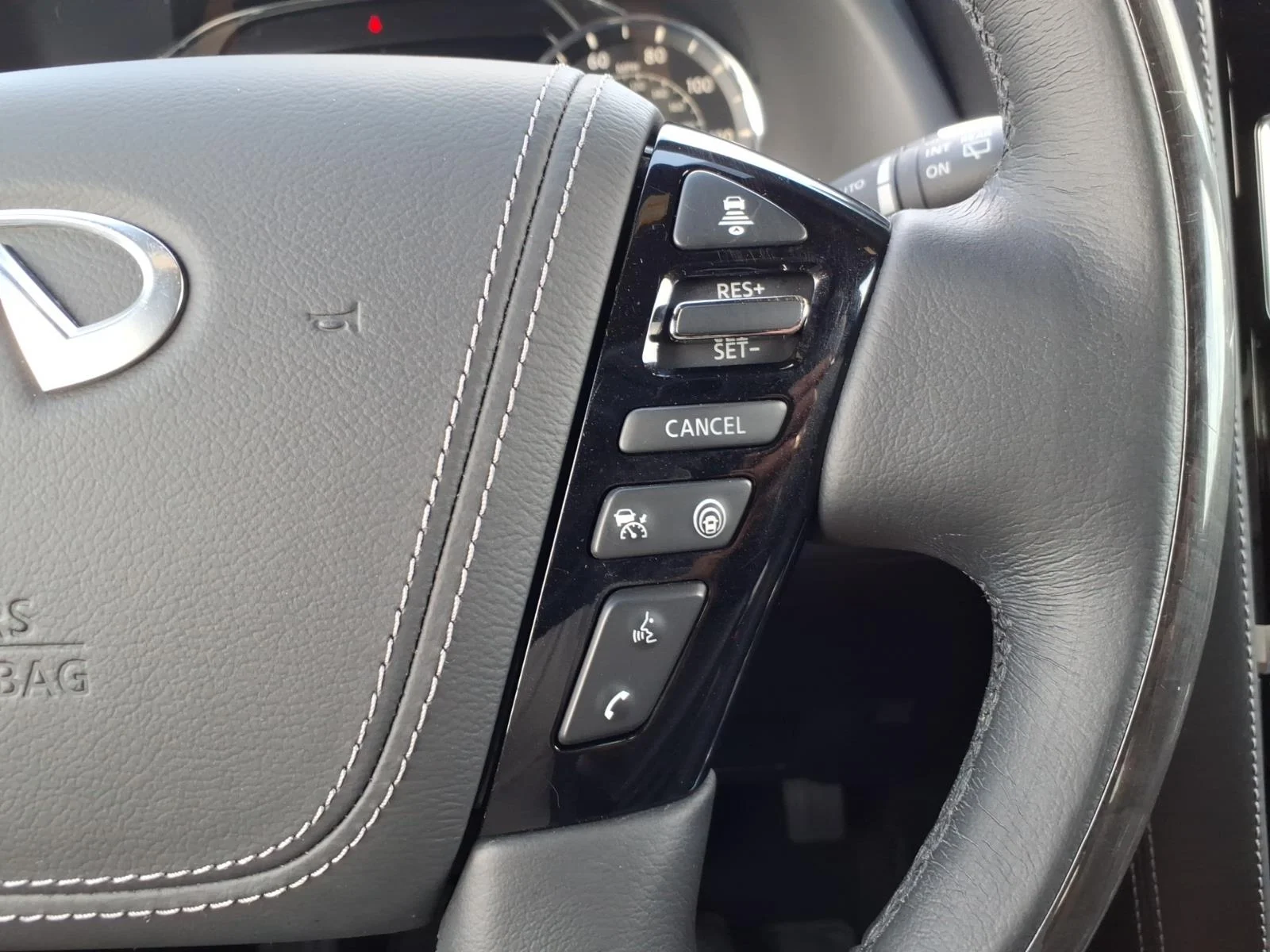 Used 2023 Anthracite Gray INFINITI Sensory image 26