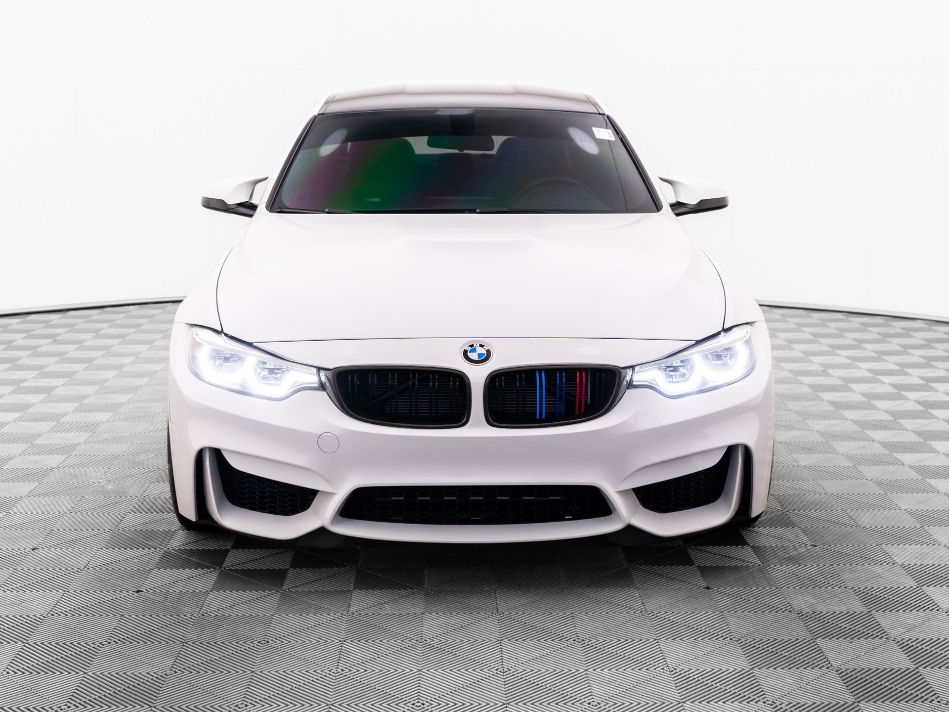 Used 2018 White BMW Base image 9