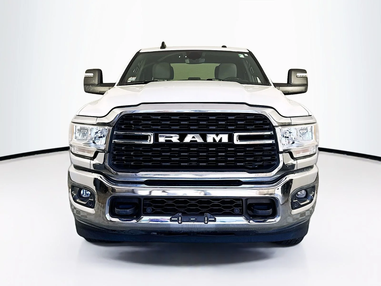 Used 2023 White Ram Big Horn image 2