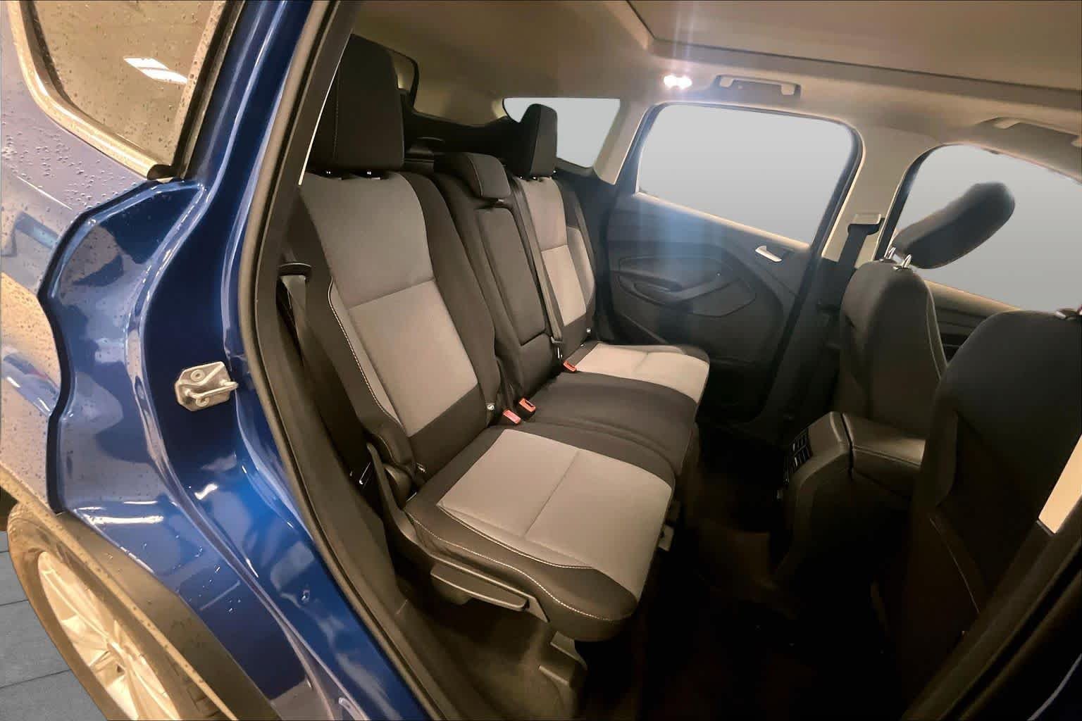Used 2018 Lightning Blue Metallic Ford SE image 19