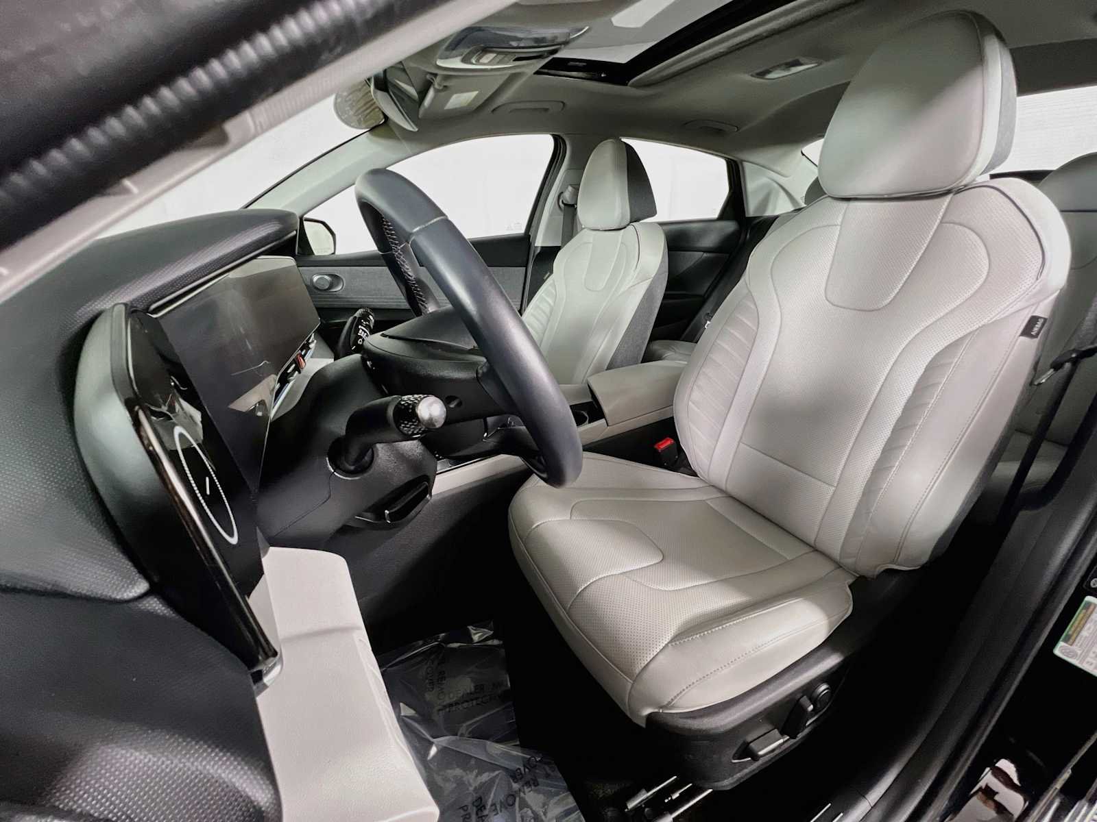 Used 2023 Onyx Black Hyundai Limited image 22